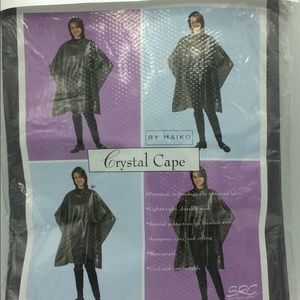 Maiko cape protects Makeup hair cutting wedding